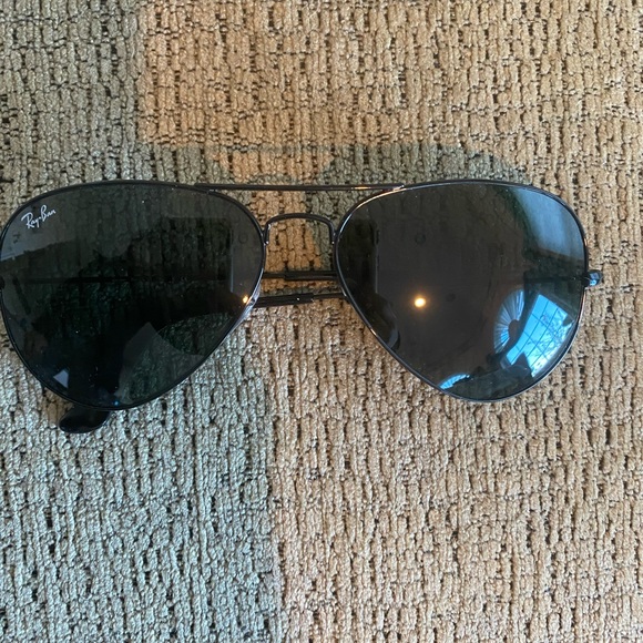 Ray-Ban Aviators - Picture 3 of 12